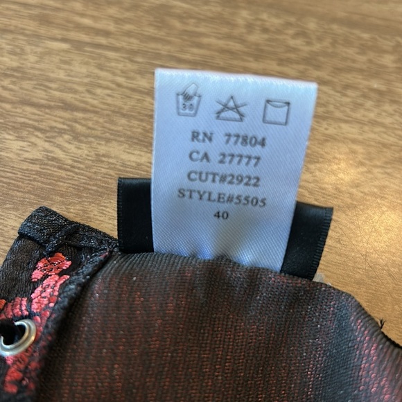 Vintage Y2K Corset Top Black & Red Satin Brocade Lace Trim Boning Hook & Eye 1X - Picture 10 of 14